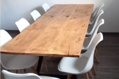 Esszimmertisch